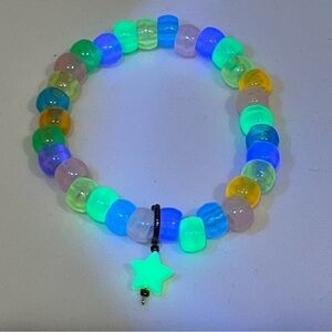 Kandi rave bracelet, multi color, glows in blue light. 1 piece customizable